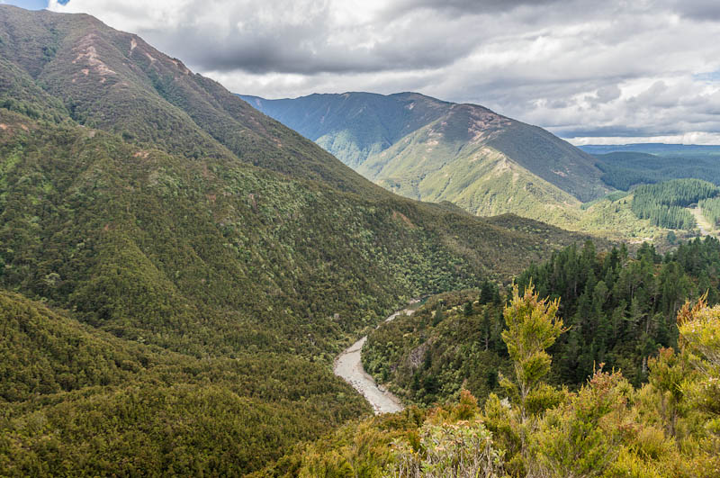 Kaweka Ranges and Ngaruroro River, New Zealand