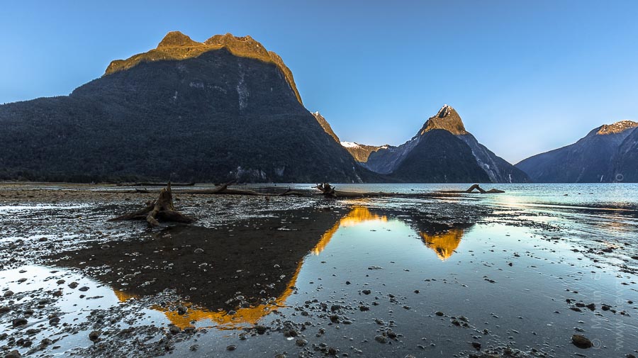 Milford Sound - zrcadlení, Fiordland, Nový Zéland