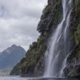 Vodopád v Crooked Arm, Doubtful Sound, Nový Zéland | fotografie
